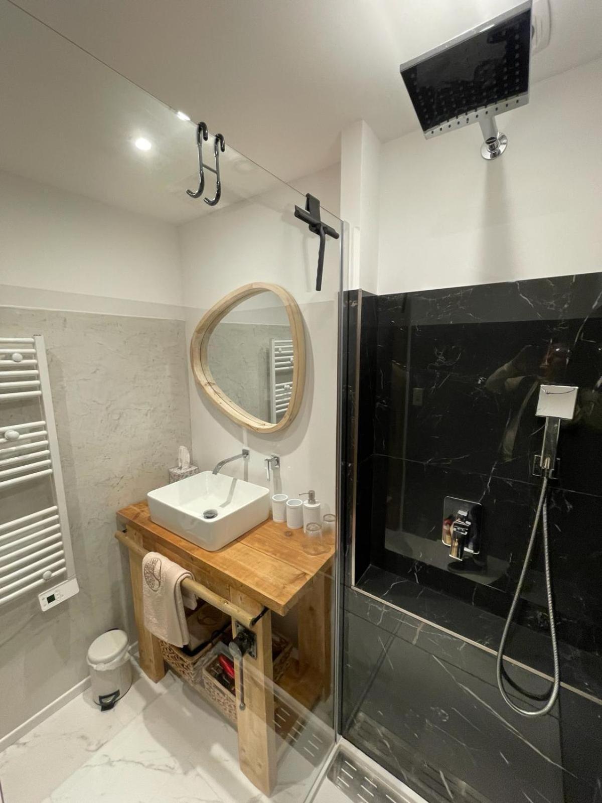 Maison Cosy, 2 Chambres, Adossee Aux Remparts Aigues-Mortes Eksteriør billede